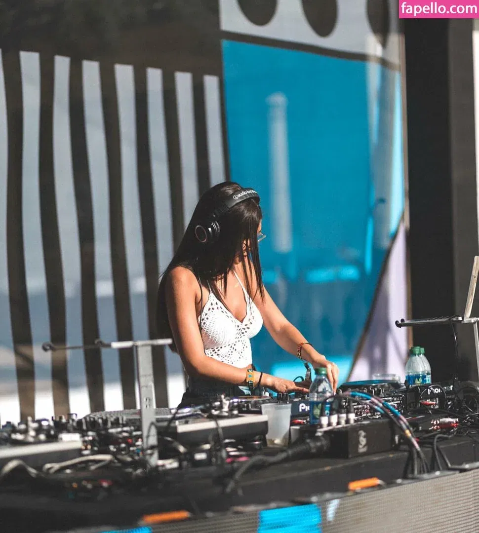 Ceejay the DJ / Chantel Jeffries / ChantelJeffries Onlyfans Photo Gallery 