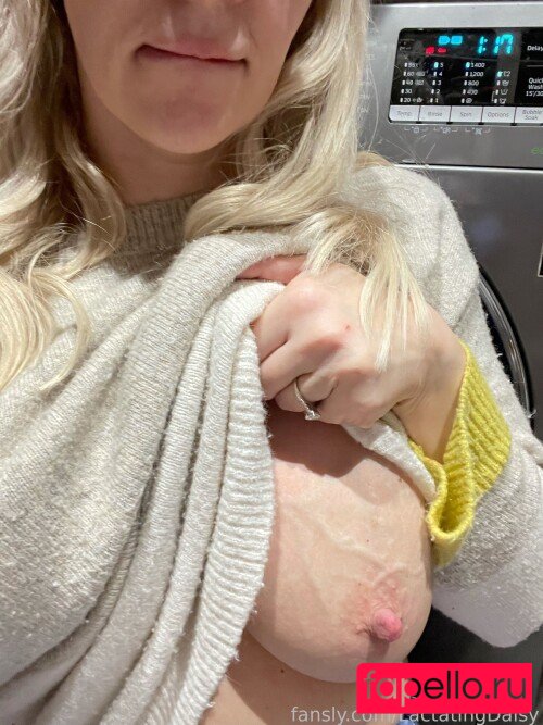 LactatingDaisy Nude Onlyfans Photo 43