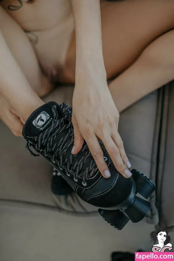 Anitavioletteo / alavioletto / anitavocado Onlyfans Photo Gallery 