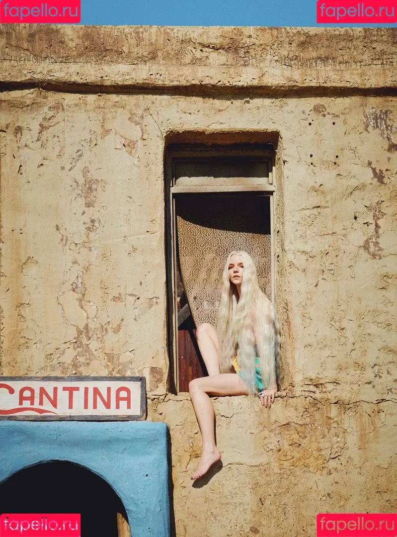 Anya Taylor-Joy / anyataylorjoy / owlicats Onlyfans Photo Gallery 