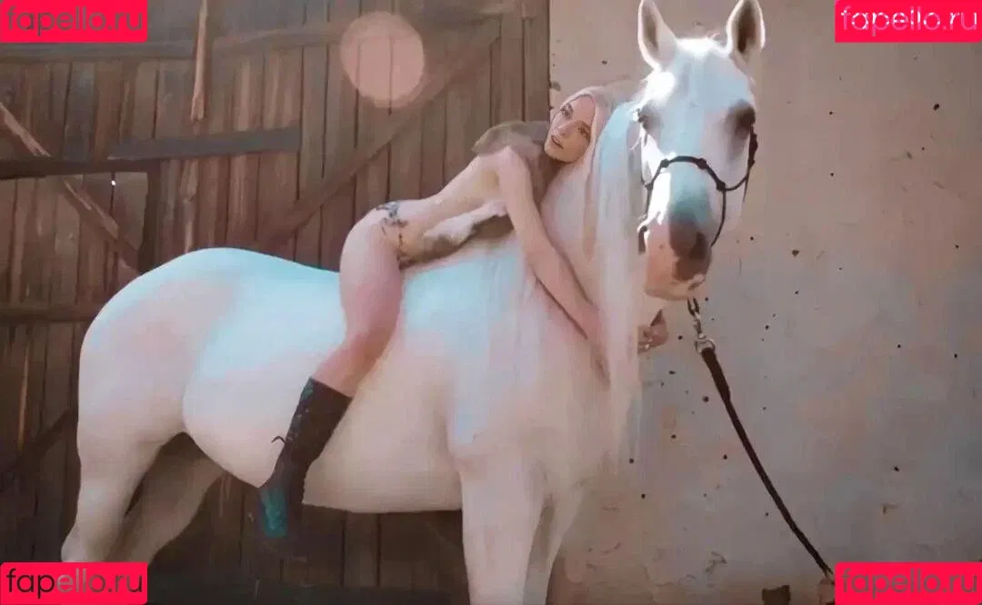 Anya Taylor-Joy / anyataylorjoy / owlicats Onlyfans Photo Gallery 