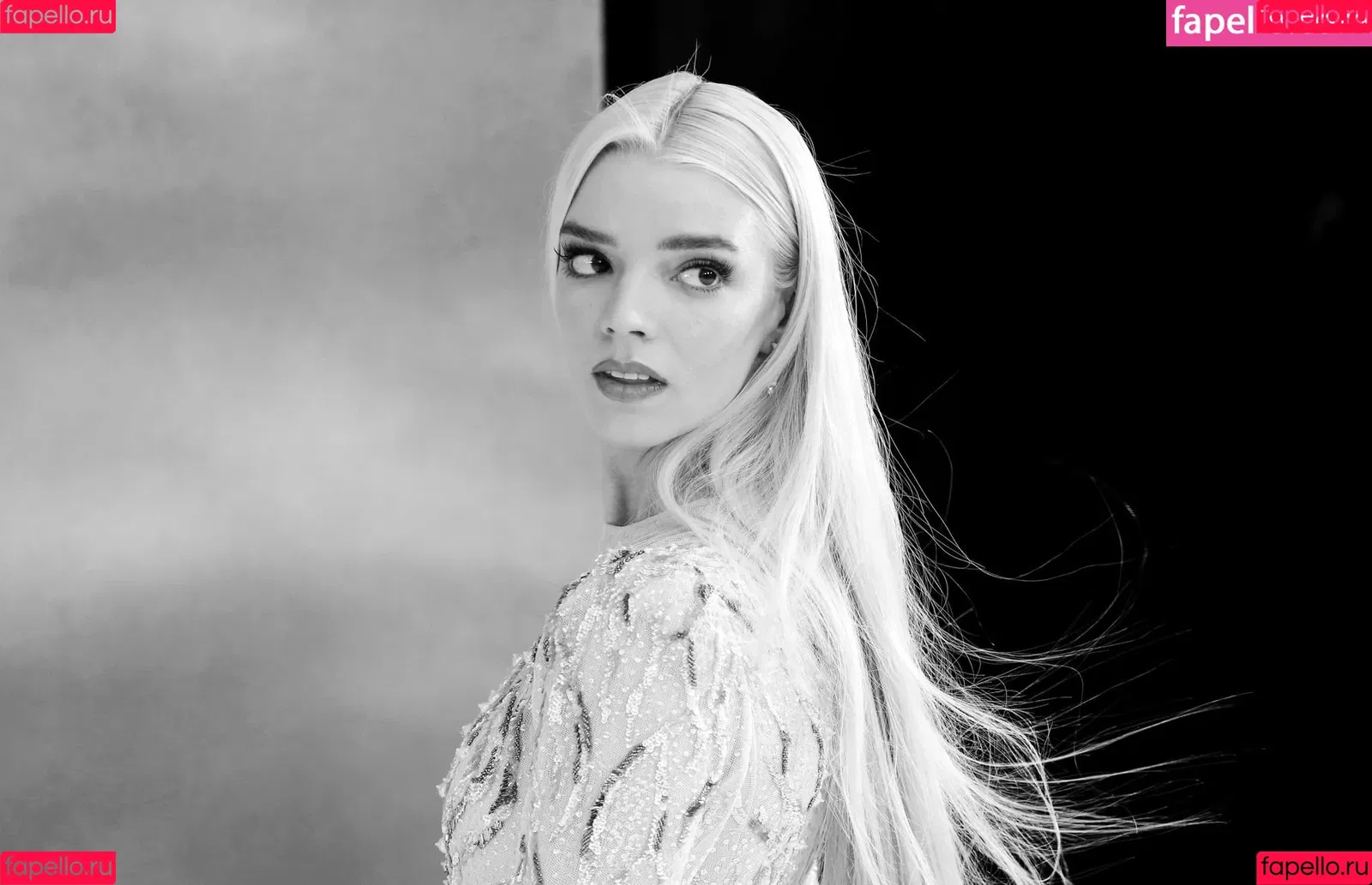 Anya Taylor-Joy / anyataylorjoy / owlicats Onlyfans Photo Gallery 