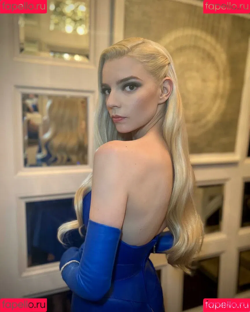 Anya Taylor-Joy / anyataylorjoy / owlicats Onlyfans Photo Gallery 