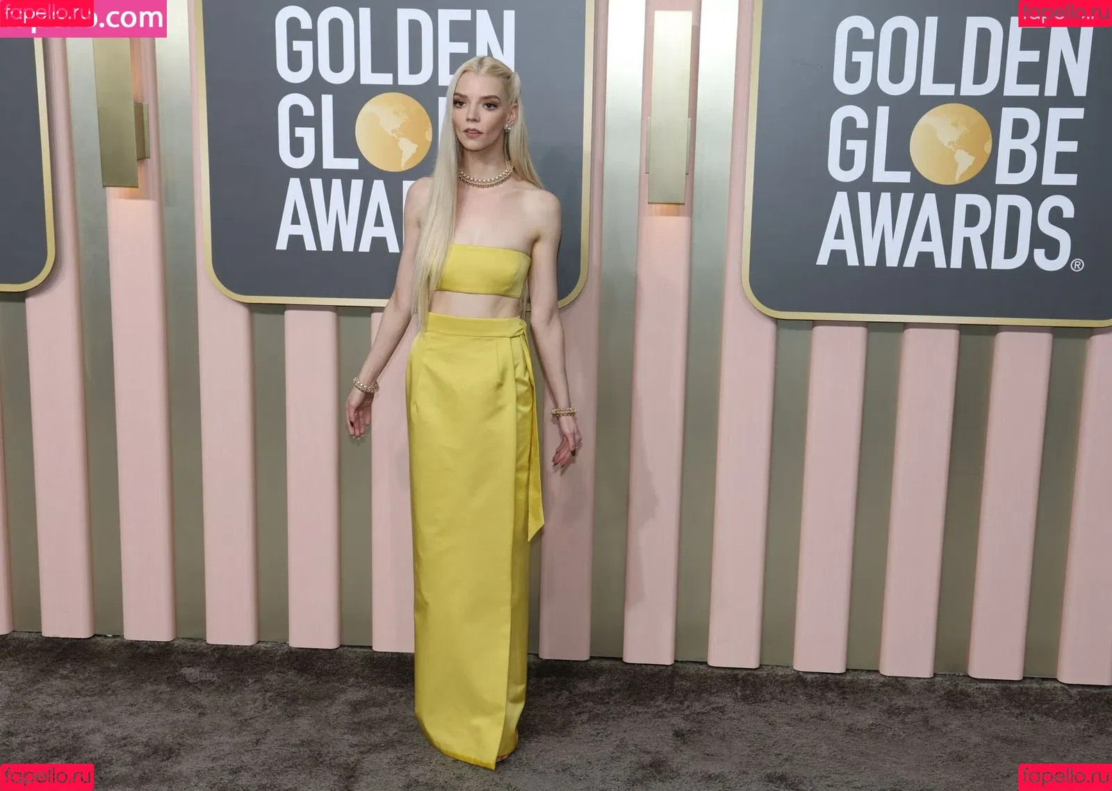 Anya Taylor-Joy / anyataylorjoy / owlicats Onlyfans Photo Gallery 