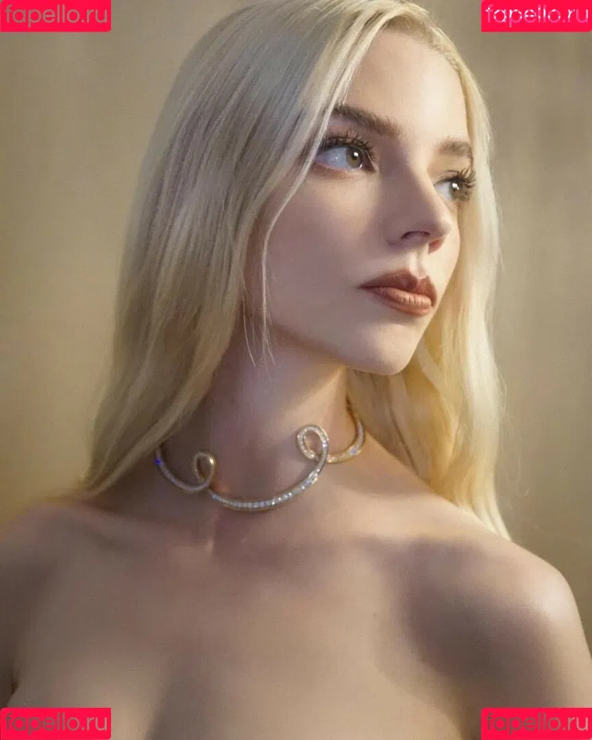 Anya Taylor-Joy / anyataylorjoy / owlicats Onlyfans Photo Gallery 