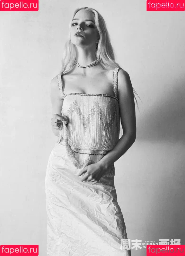 Anya Taylor-Joy / anyataylorjoy / owlicats Onlyfans Photo Gallery 