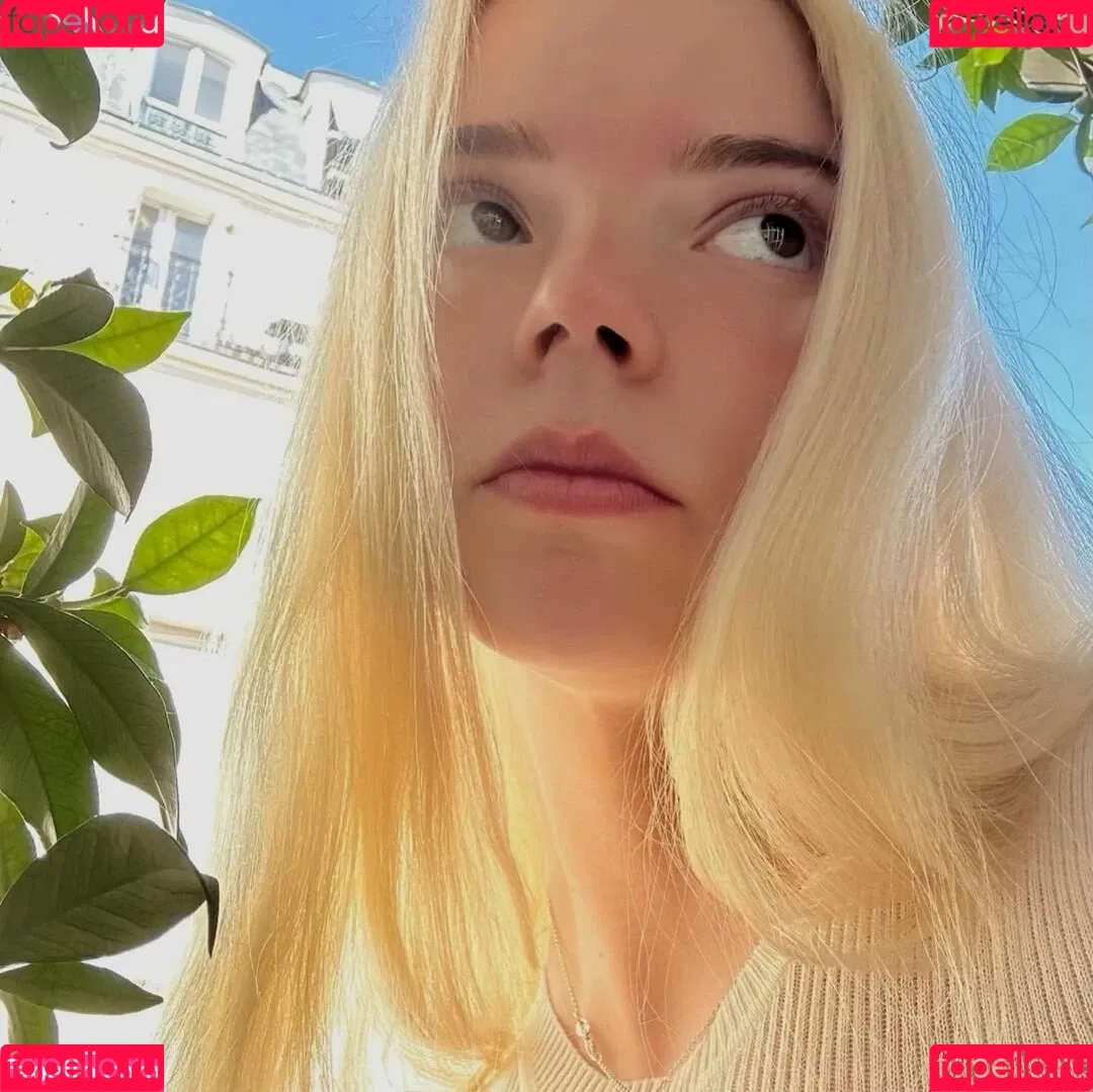 Anya Taylor-Joy / anyataylorjoy / owlicats Onlyfans Photo Gallery 