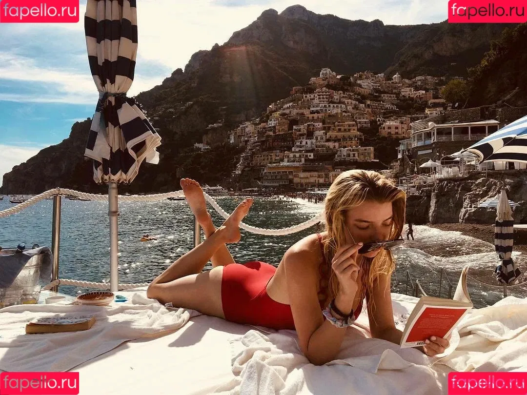 Anya Taylor-Joy / anyataylorjoy / owlicats Onlyfans Photo Gallery 