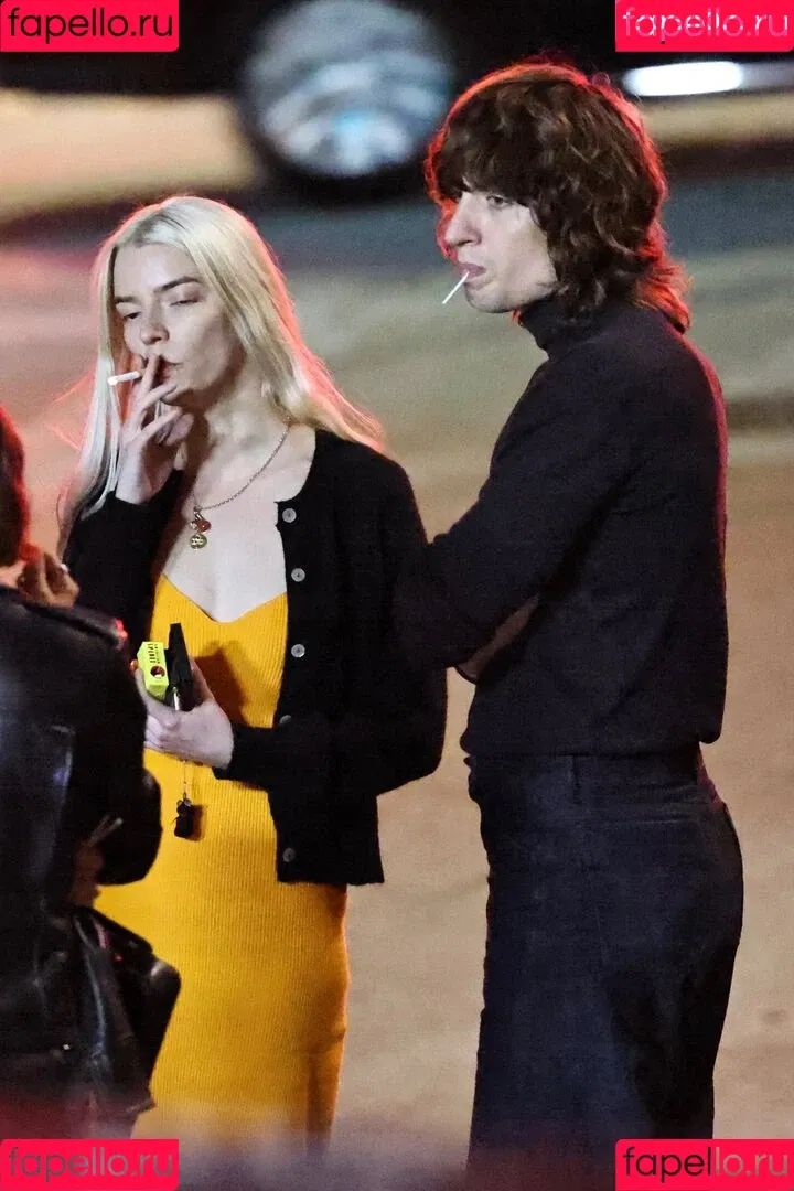 Anya Taylor-Joy / anyataylorjoy / owlicats Onlyfans Photo Gallery 