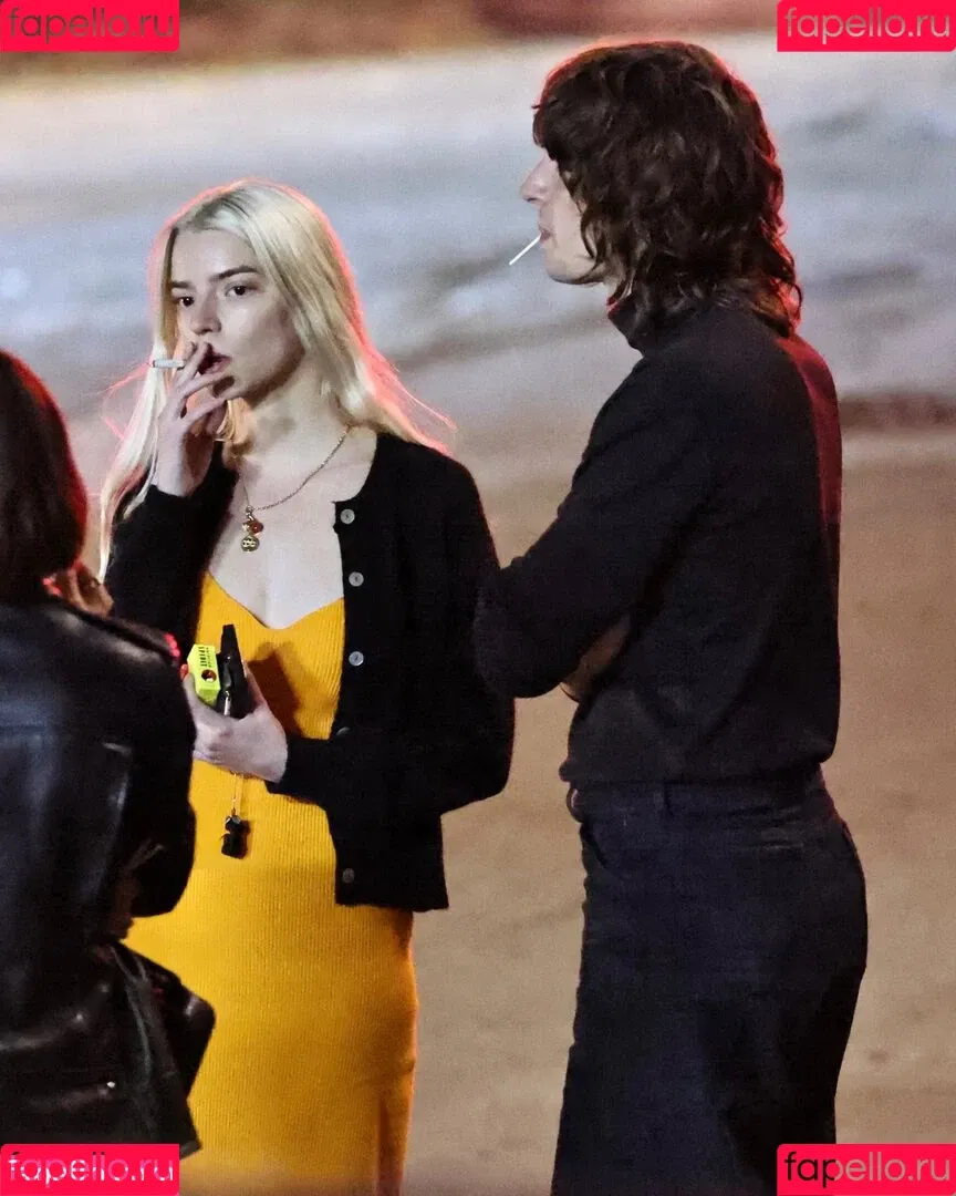 Anya Taylor-Joy / anyataylorjoy / owlicats Onlyfans Photo Gallery 