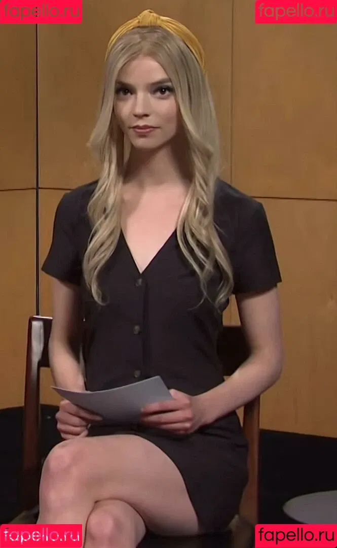 Anya Taylor-Joy / anyataylorjoy / owlicats Onlyfans Photo Gallery 