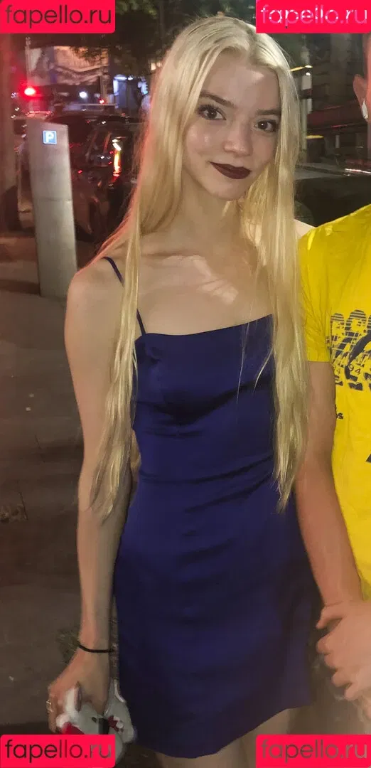 Anya Taylor-Joy / anyataylorjoy / owlicats Onlyfans Photo Gallery 