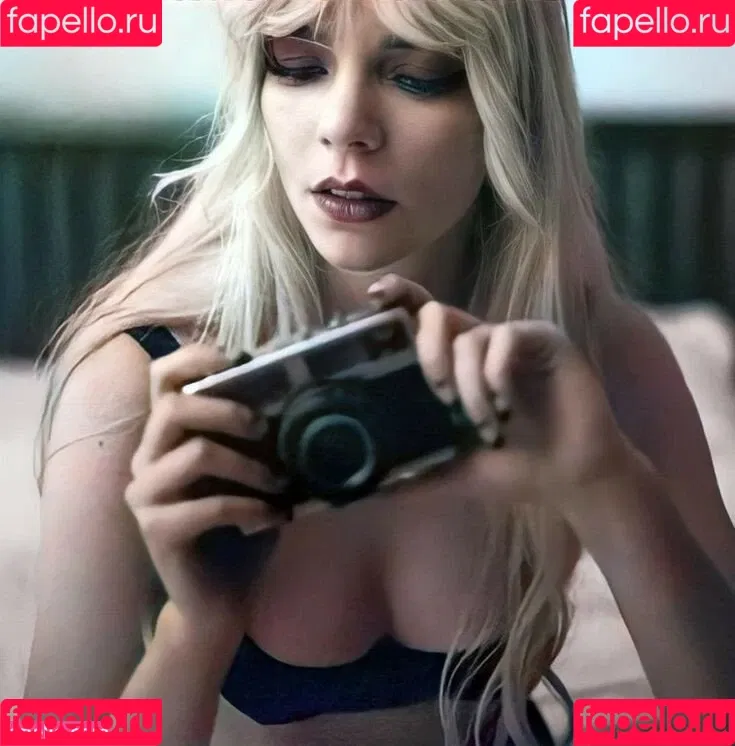 Anya Taylor-Joy / anyataylorjoy / owlicats Onlyfans Photo Gallery 