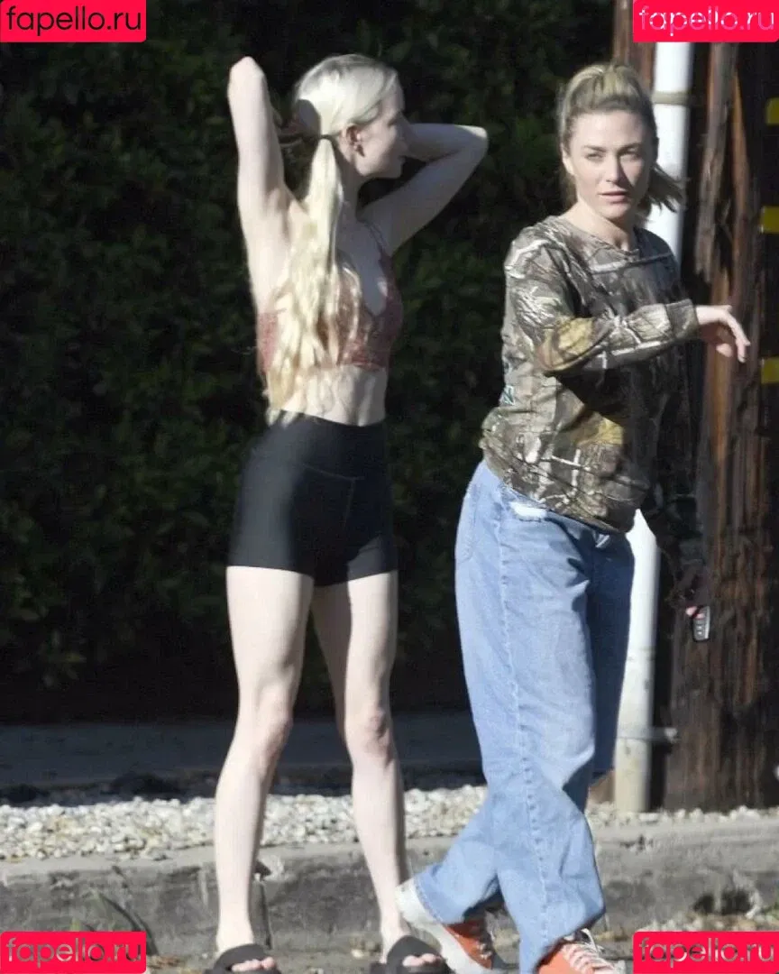 Anya Taylor-Joy / anyataylorjoy / owlicats Onlyfans Photo Gallery 