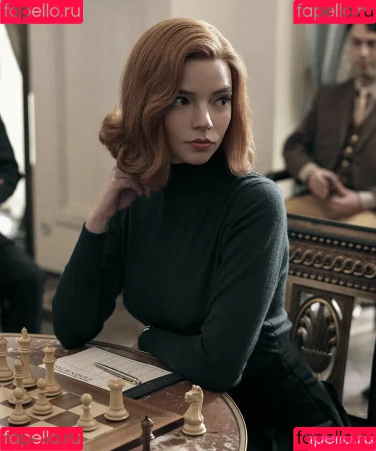 Anya Taylor-Joy / anyataylorjoy / owlicats Onlyfans Photo Gallery 