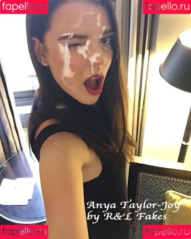 Anya Taylor-Joy / anyataylorjoy / owlicats Onlyfans Photo Gallery 