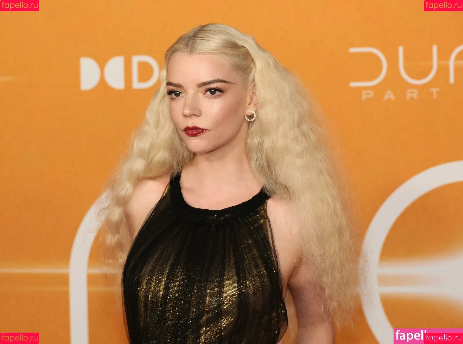 Anya Taylor-Joy / anyataylorjoy / owlicats Onlyfans Photo Gallery 