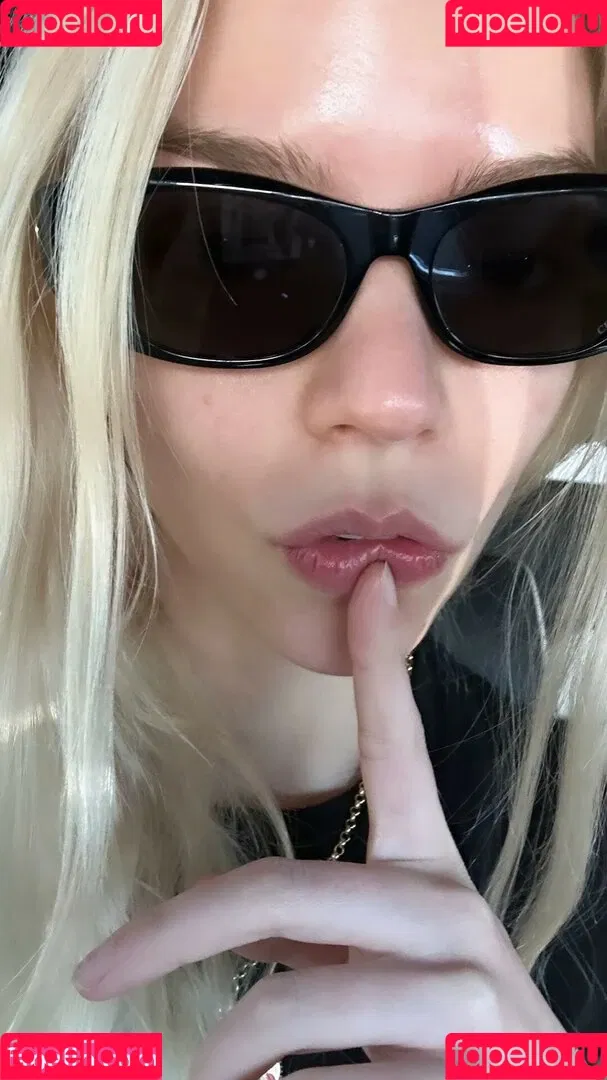 Anya Taylor-Joy / anyataylorjoy / owlicats Onlyfans Photo Gallery 