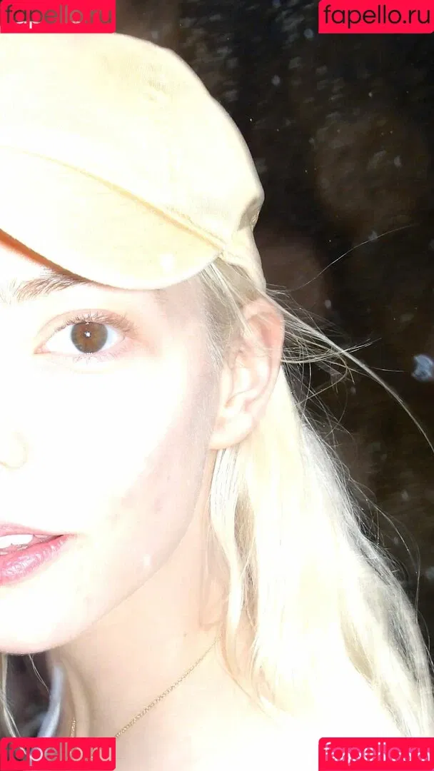 Anya Taylor-Joy / anyataylorjoy / owlicats Onlyfans Photo Gallery 