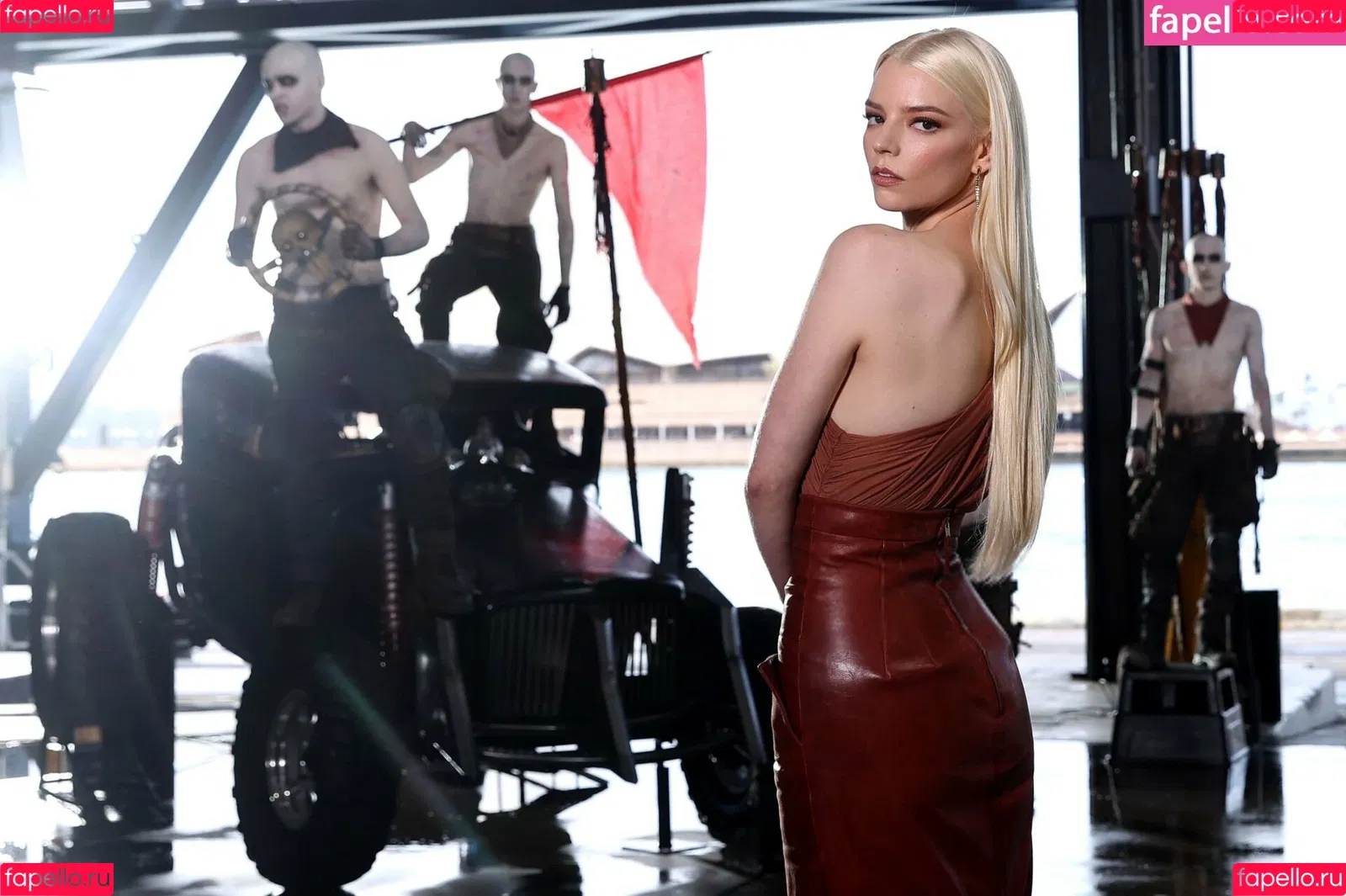 Anya Taylor-Joy / anyataylorjoy / owlicats Onlyfans Photo Gallery 