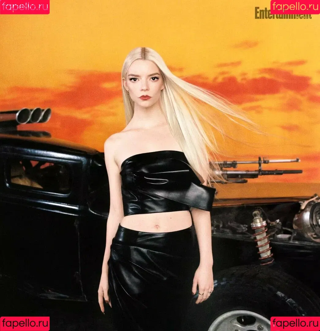 Anya Taylor-Joy / anyataylorjoy / owlicats Onlyfans Photo Gallery 