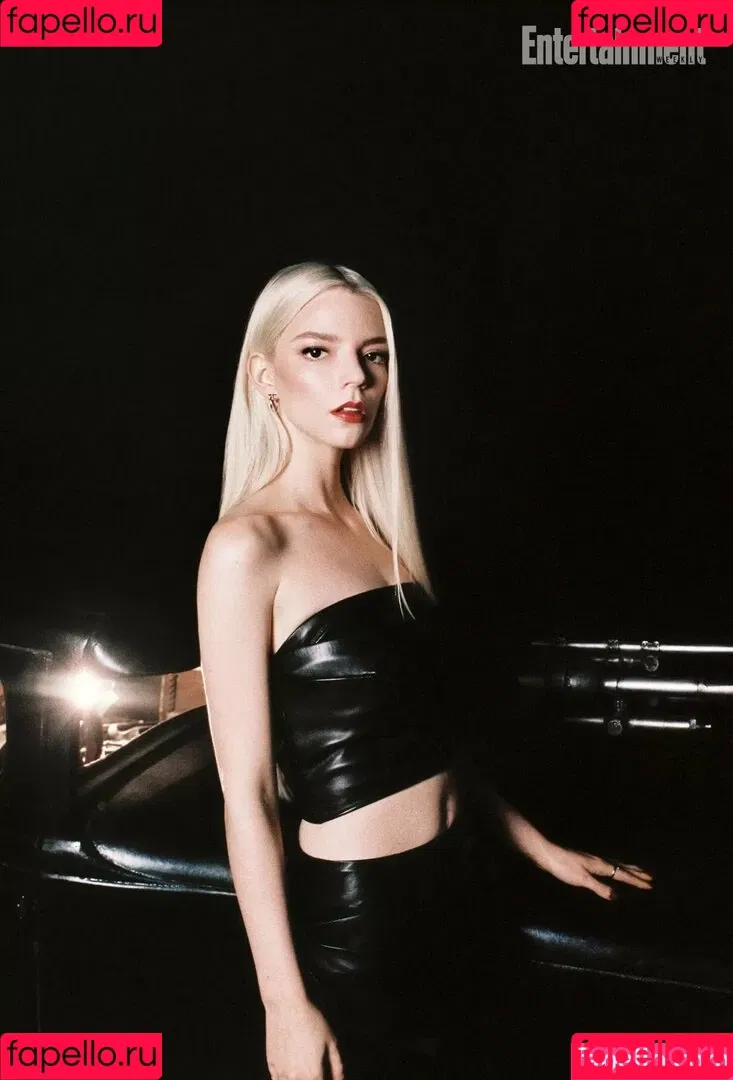 Anya Taylor-Joy / anyataylorjoy / owlicats Onlyfans Photo Gallery 
