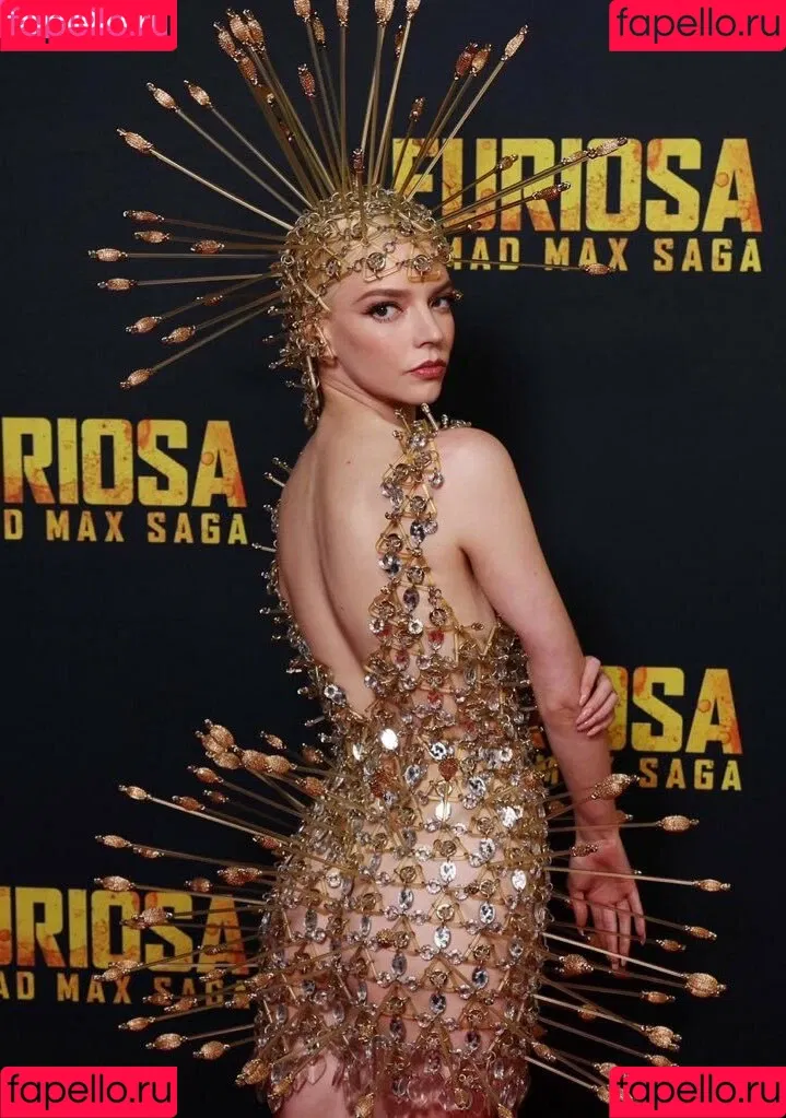 Anya Taylor-Joy / anyataylorjoy / owlicats Onlyfans Photo Gallery 