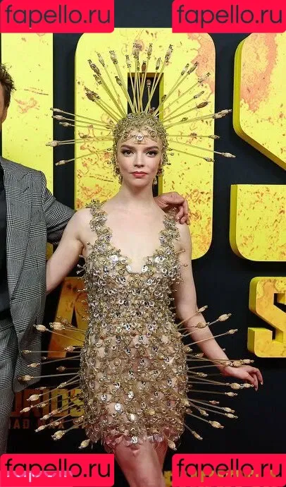 Anya Taylor-Joy / anyataylorjoy / owlicats Onlyfans Photo Gallery 