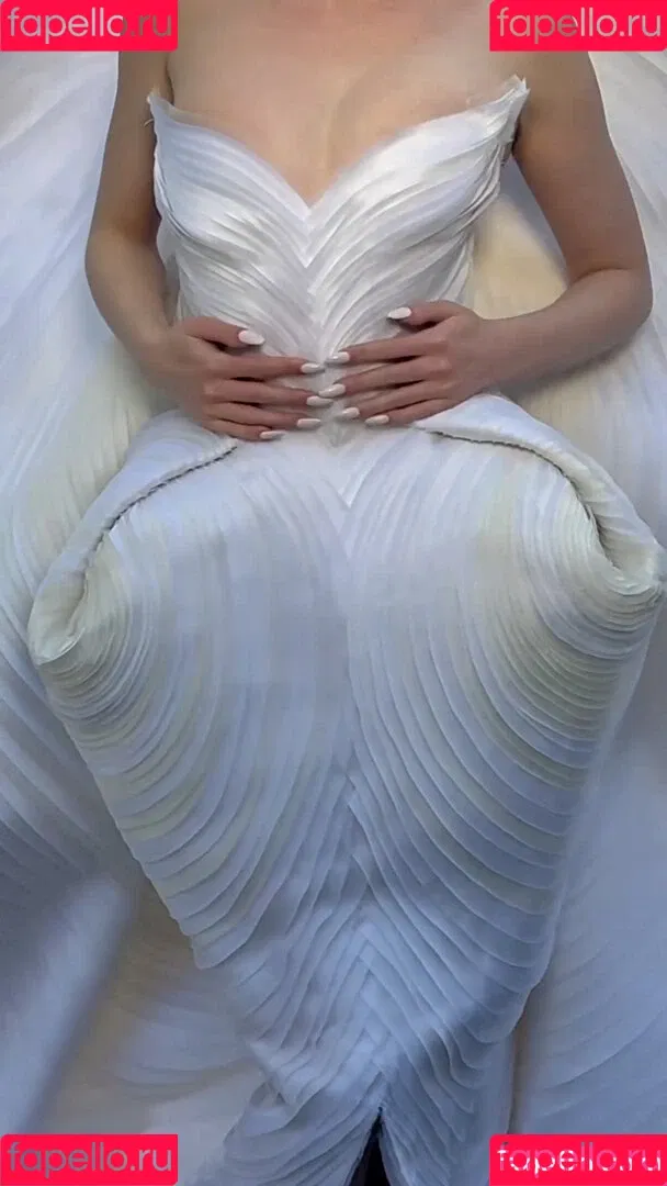 Anya Taylor-Joy / anyataylorjoy / owlicats Onlyfans Photo Gallery 