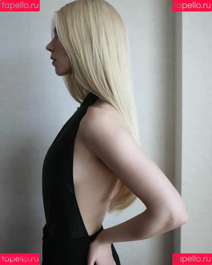 Anya Taylor-Joy / anyataylorjoy / owlicats Onlyfans Photo Gallery 