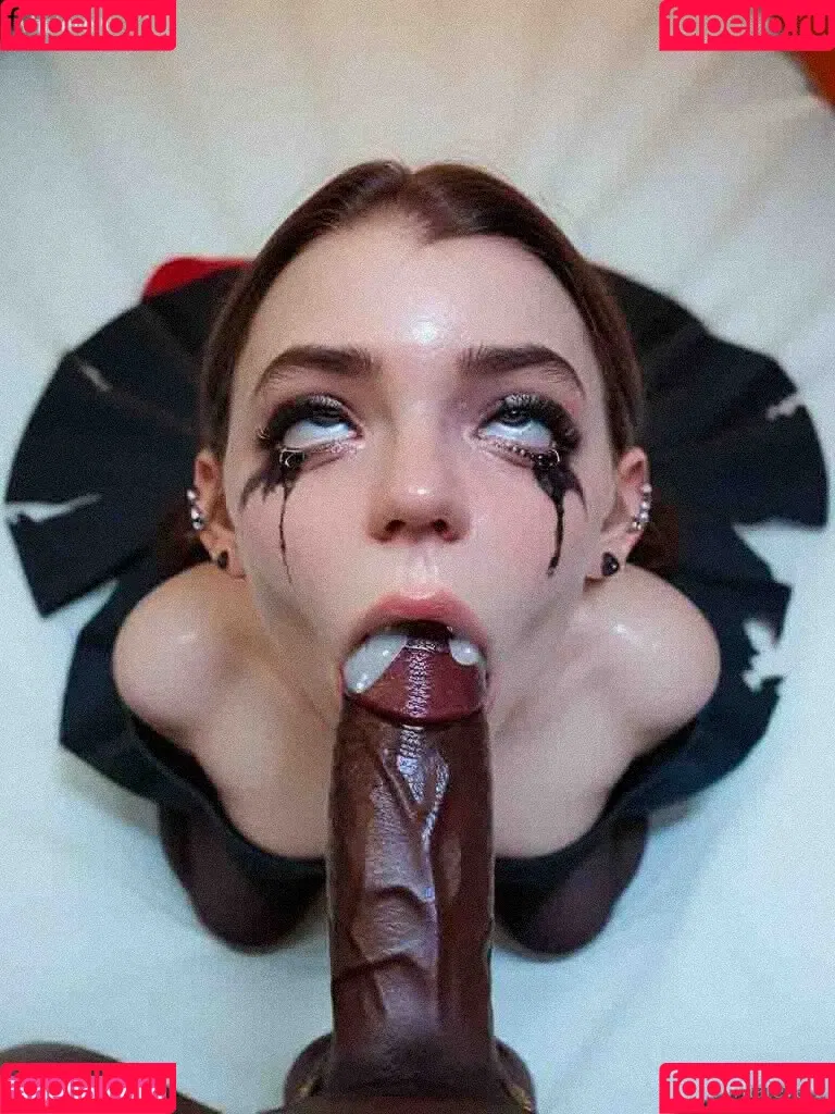 Anya Taylor-Joy / anyataylorjoy / owlicats Onlyfans Photo Gallery 