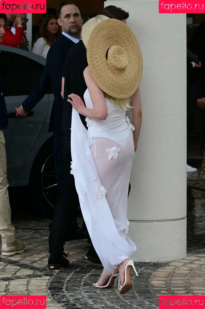 Anya Taylor-Joy / anyataylorjoy / owlicats Onlyfans Photo Gallery 
