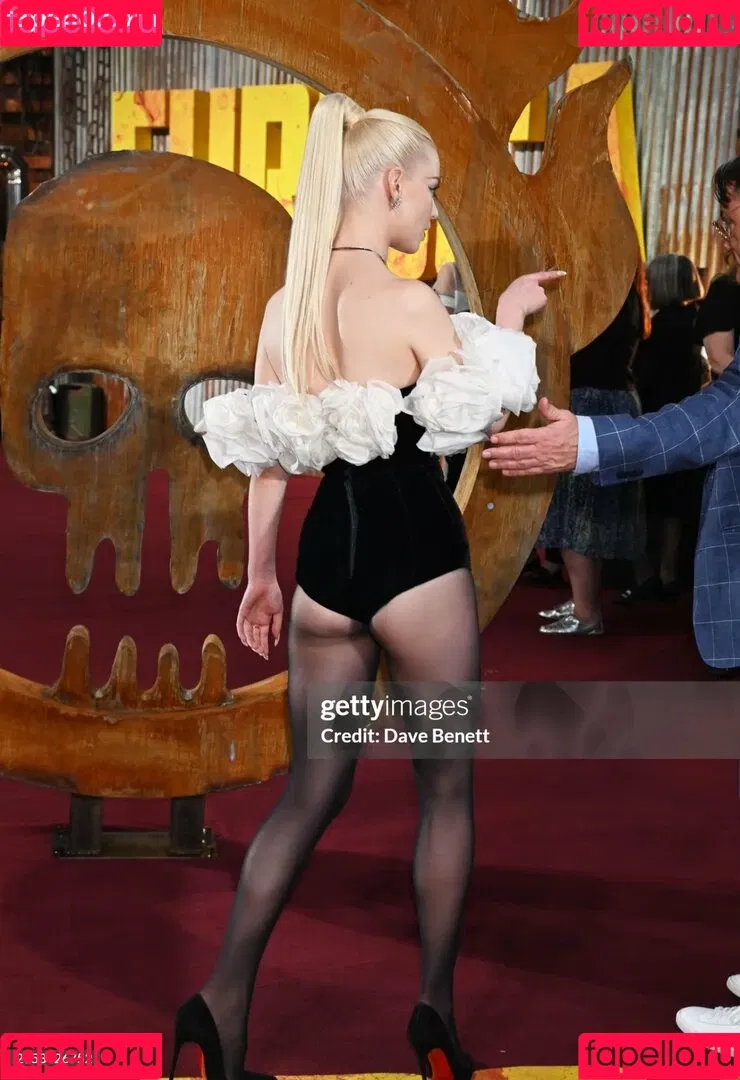 Anya Taylor-Joy / anyataylorjoy / owlicats Onlyfans Photo Gallery 