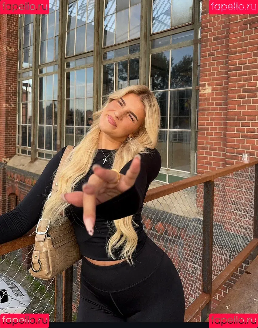 Sophie Schnur / sophie.schnr Onlyfans Photo Gallery 