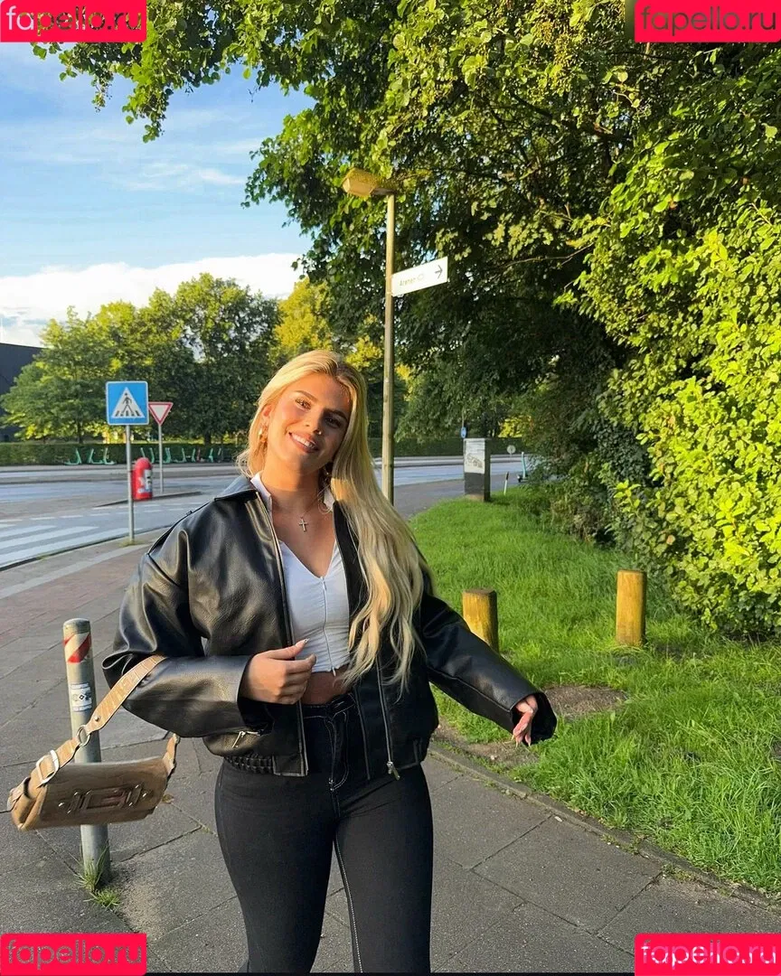 Sophie Schnur / sophie.schnr Onlyfans Photo Gallery 