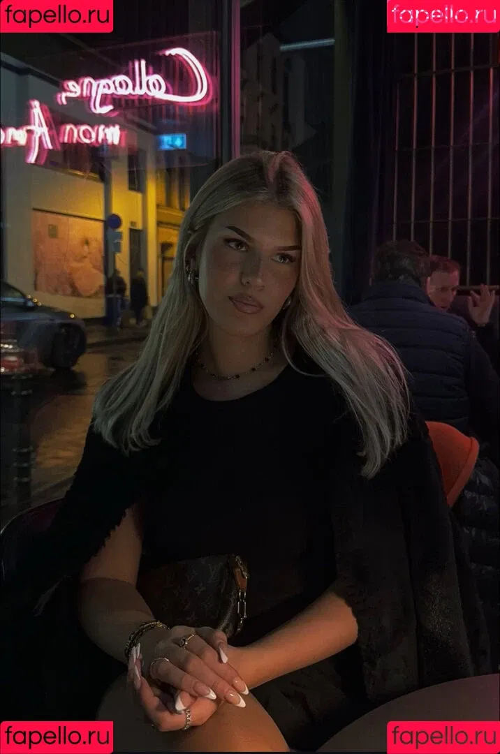 Sophie Schnur / sophie.schnr Onlyfans Photo Gallery 