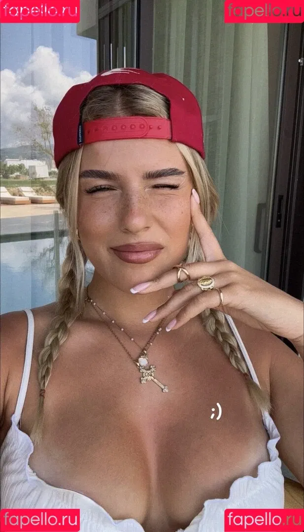 Sophie Schnur / sophie.schnr Onlyfans Photo Gallery 