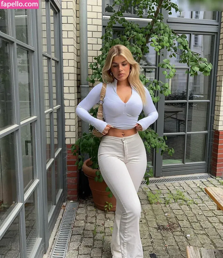 Sophie Schnur / sophie.schnr Onlyfans Photo Gallery 