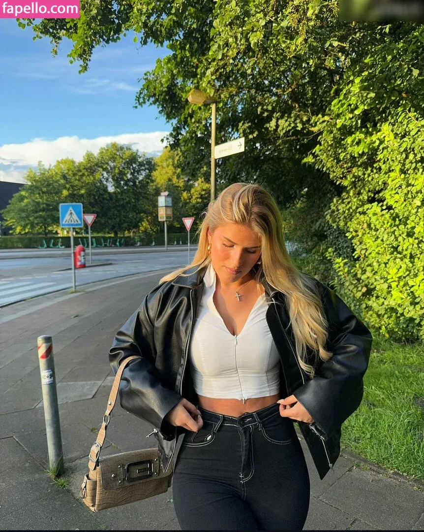 Sophie Schnur / sophie.schnr Onlyfans Photo Gallery 