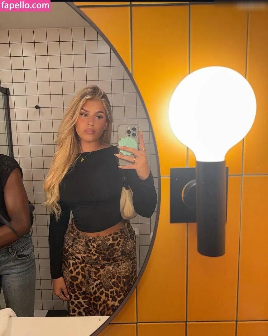 Sophie Schnur / sophie.schnr Onlyfans Photo Gallery 