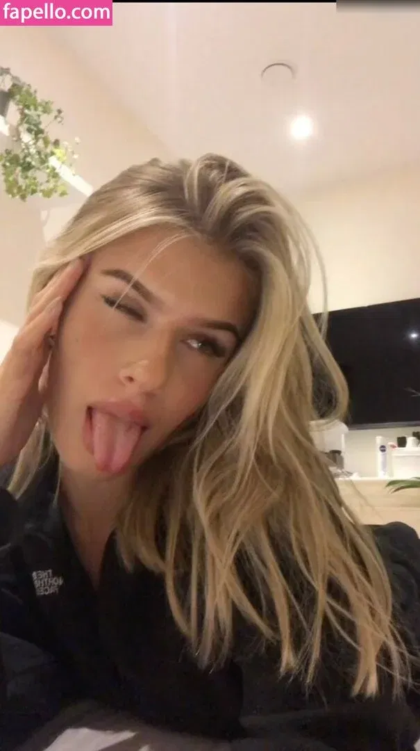 Sophie Schnur / sophie.schnr Onlyfans Photo Gallery 