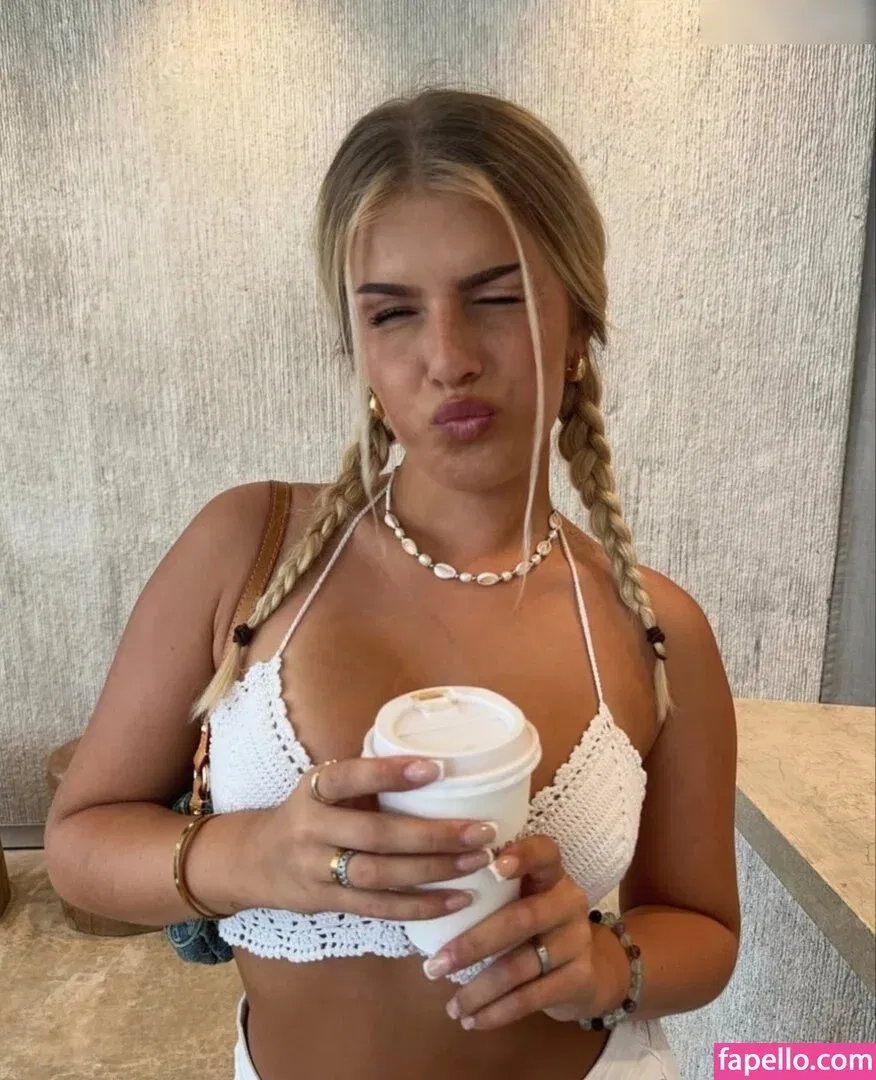 Sophie Schnur / sophie.schnr Onlyfans Photo Gallery 