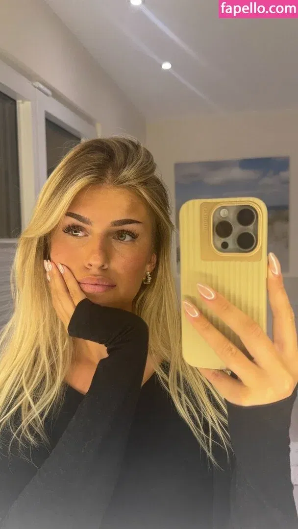 Sophie Schnur / sophie.schnr Onlyfans Photo Gallery 