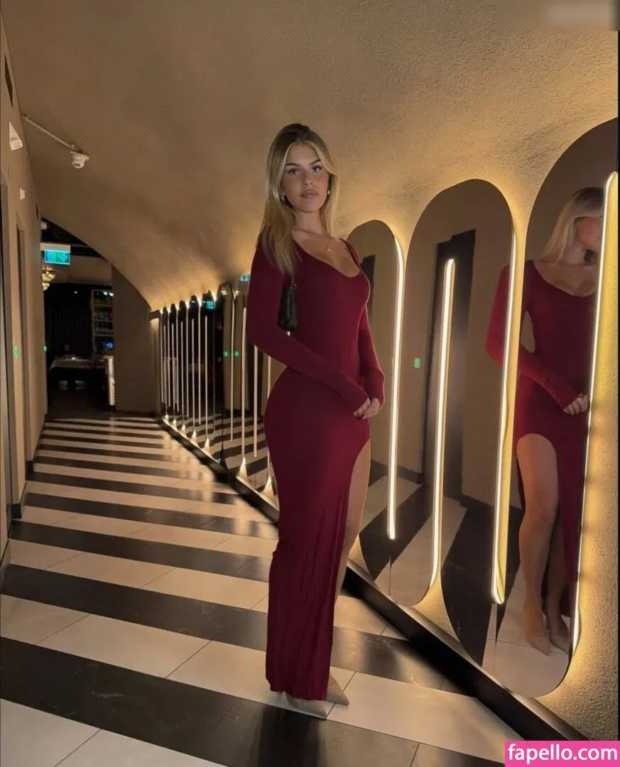 Sophie Schnur / sophie.schnr Onlyfans Photo Gallery 