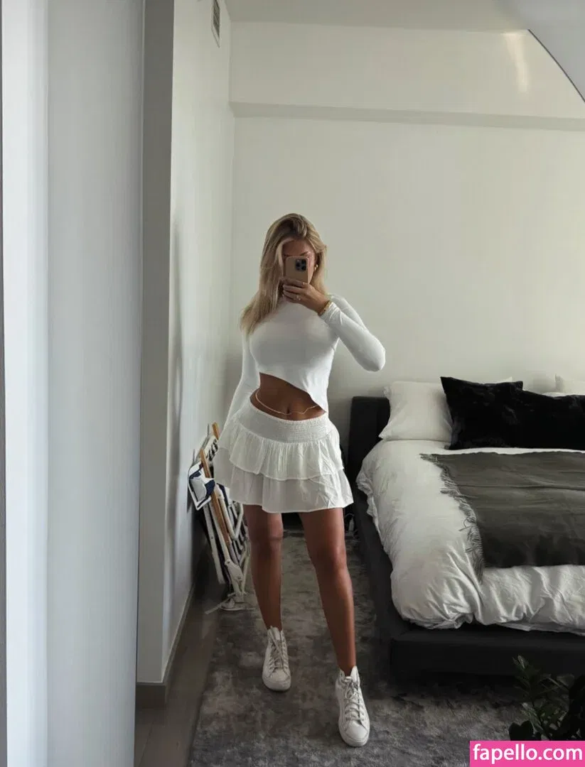 Sophie Schnur / sophie.schnr Onlyfans Photo Gallery 