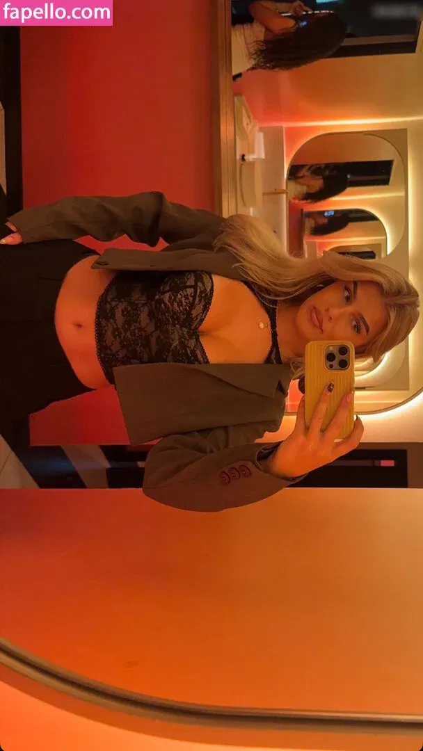 Sophie Schnur / sophie.schnr Onlyfans Photo Gallery 