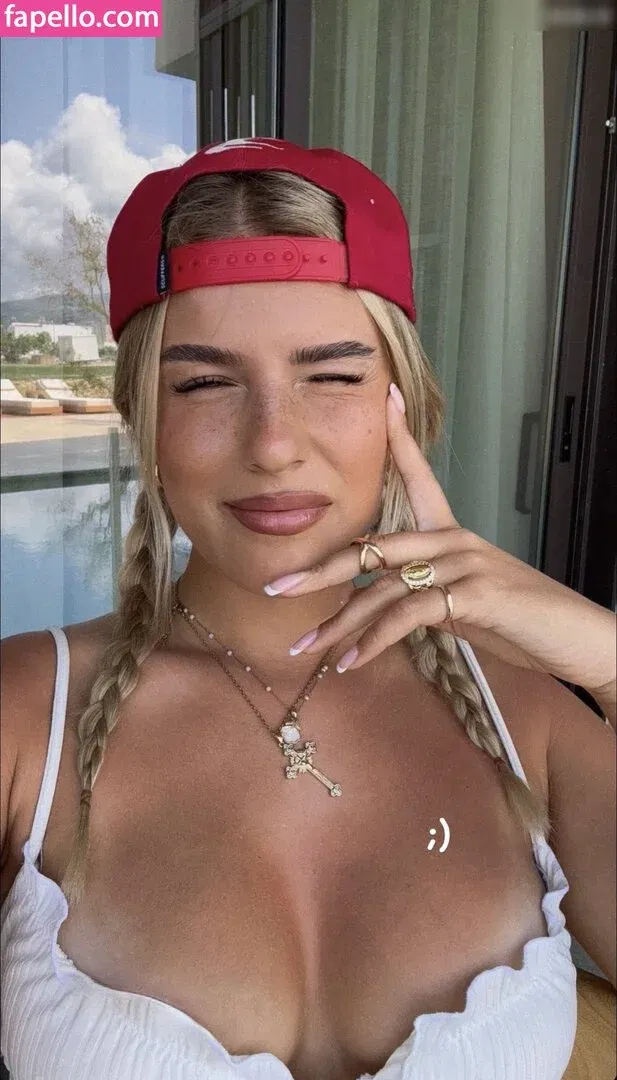 Sophie Schnur / sophie.schnr Onlyfans Photo Gallery 