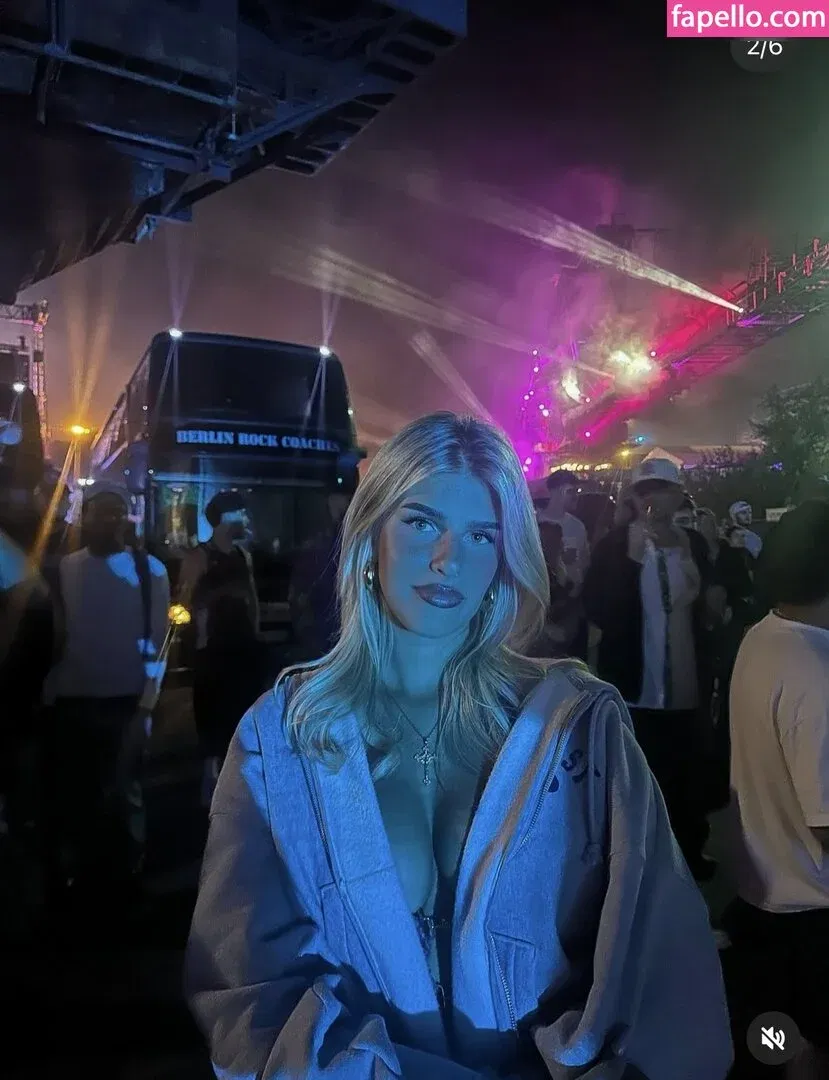 Sophie Schnur / sophie.schnr Onlyfans Photo Gallery 