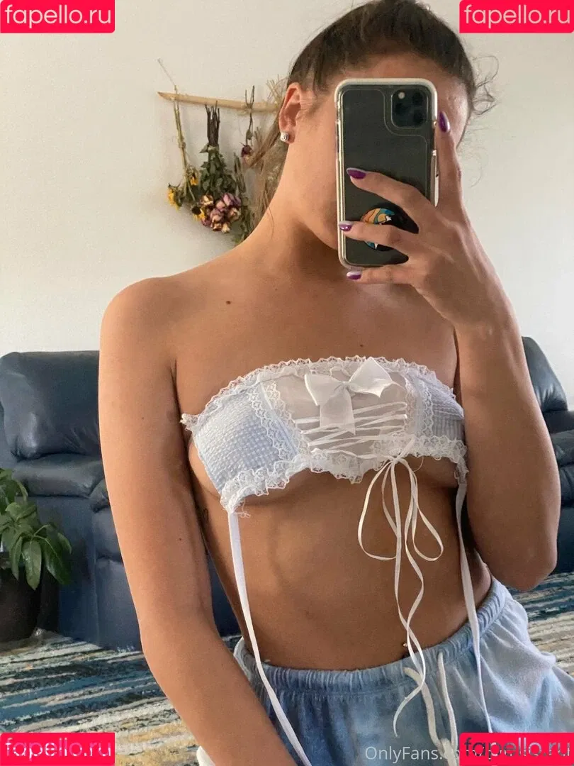 freshmenashley / heyitsmenashly Onlyfans Photo Gallery 