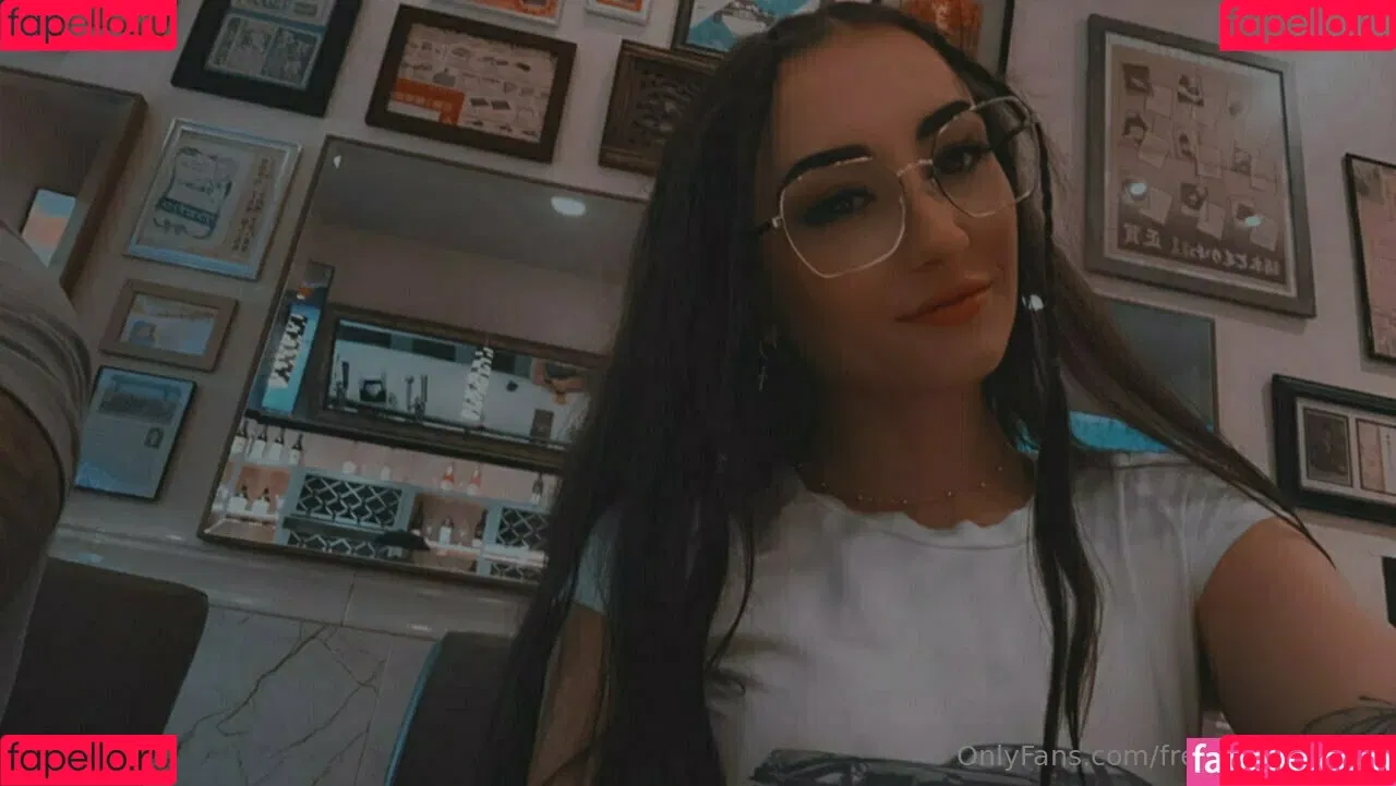 freshmenashley / heyitsmenashly Onlyfans Photo Gallery 